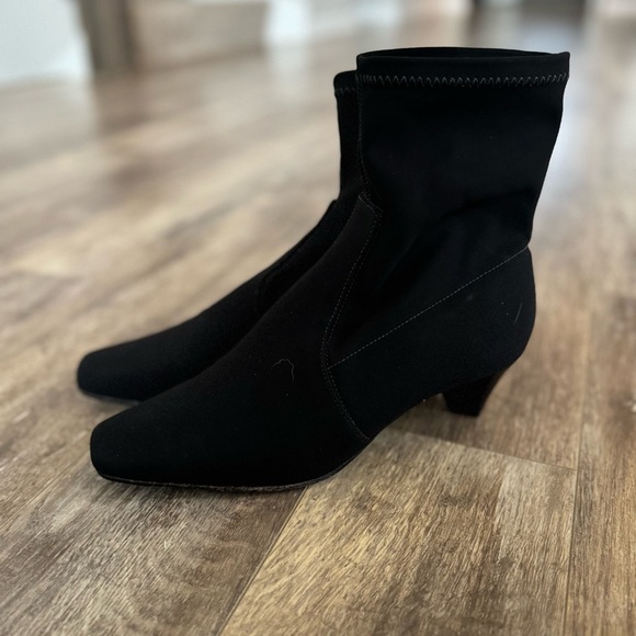 Donald J Pliner Sock Square Toe Pull-On Kitten Heel Sophia Boots - black - Picture 9 of 11